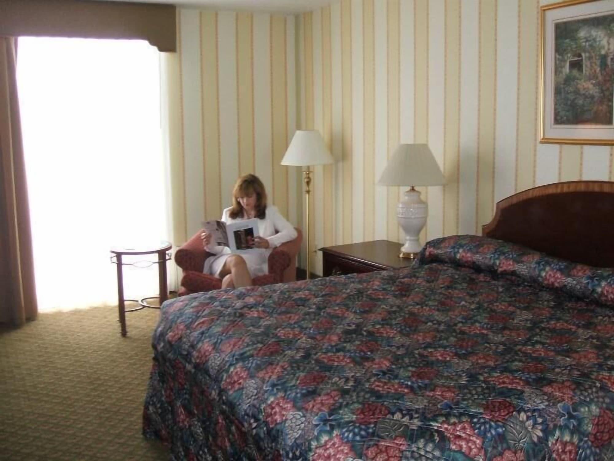 A Victory Inn & Suites - Ann Arbor Phòng bức ảnh